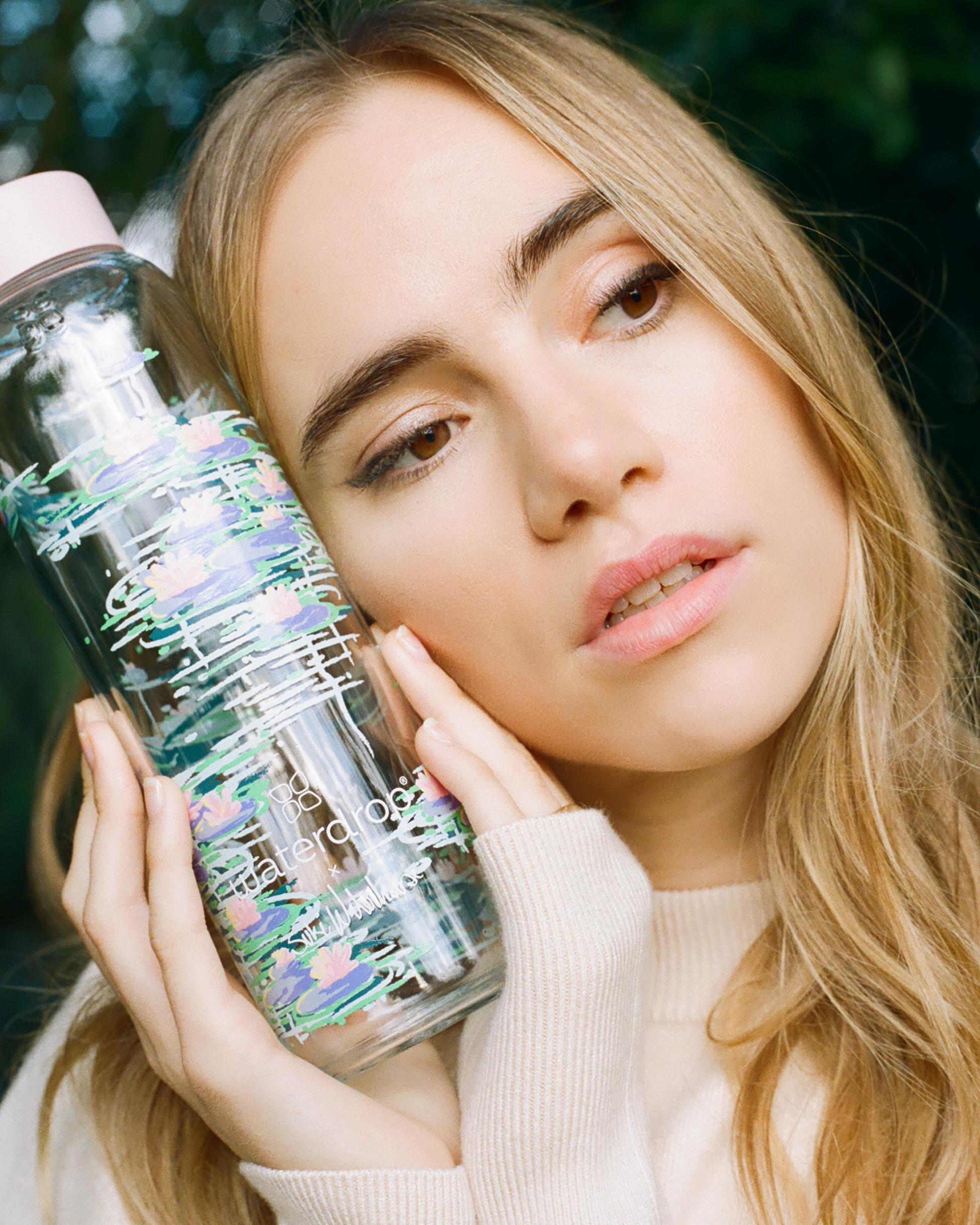 SUKI WATERHOUSE PER WATERDROP: LA BORRACCIA SOSTENIBILE IN LIMITED EDITION